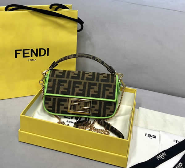 Fake Fendi Classic Green Baguette Handbag Single Shoulder Messenger Bag 772