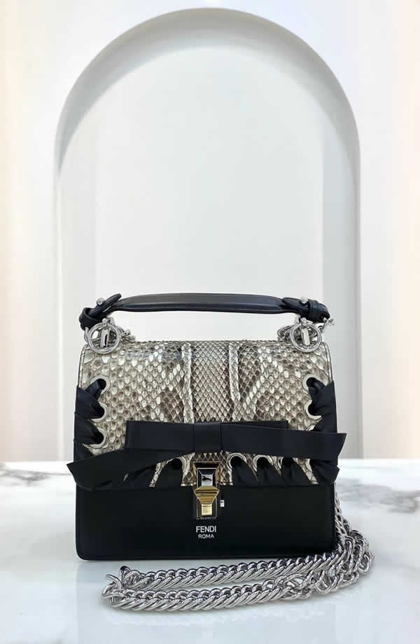 Fendi Luxury Fashion Woven Bowknot Hand-held Crossbody Bag 643