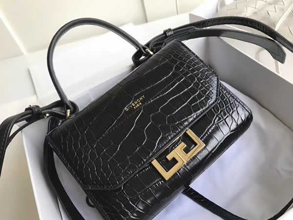 Replica Givenchy Winter Eden Crocodile Pattern Handbag Chic Is New Cool Black Messenger Bag