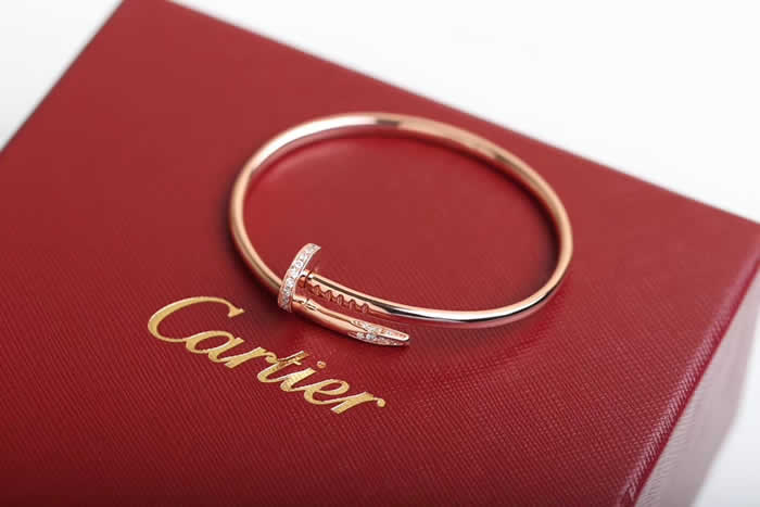 Designer Replica Discount Classic Nail Cartier Bracelet With Diamonds