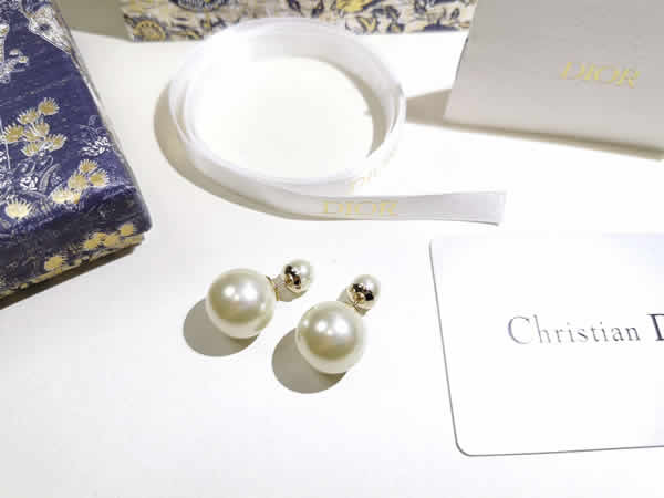 Fake Dior Pearl Swarovski Stud Earrings Hot Sale