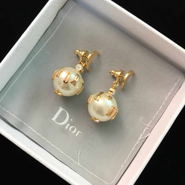 Dior New Letter Moon Element Pearl Earrings For Sale