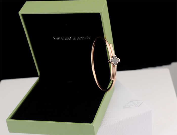 Fashion Brand Female Jewelry Fake Van Cleef & Arpels Bracelets 90