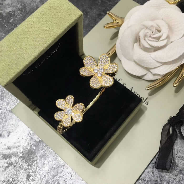 Fashion Brand Female Jewelry Fake Van Cleef & Arpels Bracelets 57