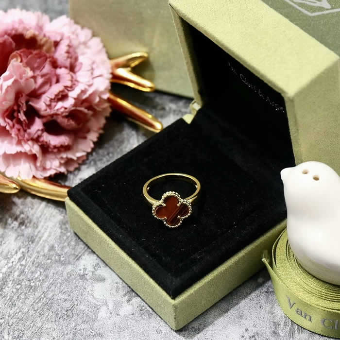 High Quality Women Men New Wedding Ring Fake Van Cleef & Arpels Rings 17