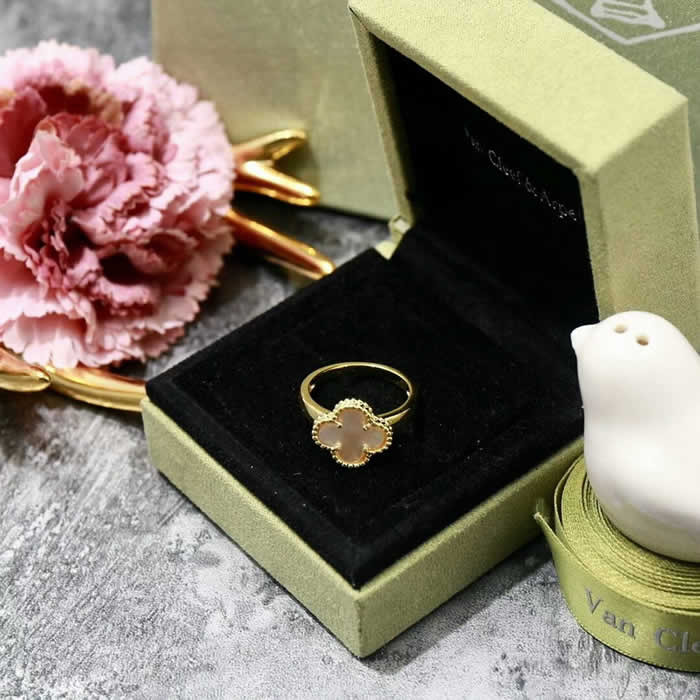 High Quality Women Men New Wedding Ring Fake Van Cleef & Arpels Rings 18