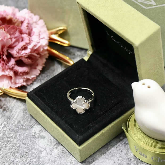 High Quality Women Men New Wedding Ring Fake Van Cleef & Arpels Rings 24