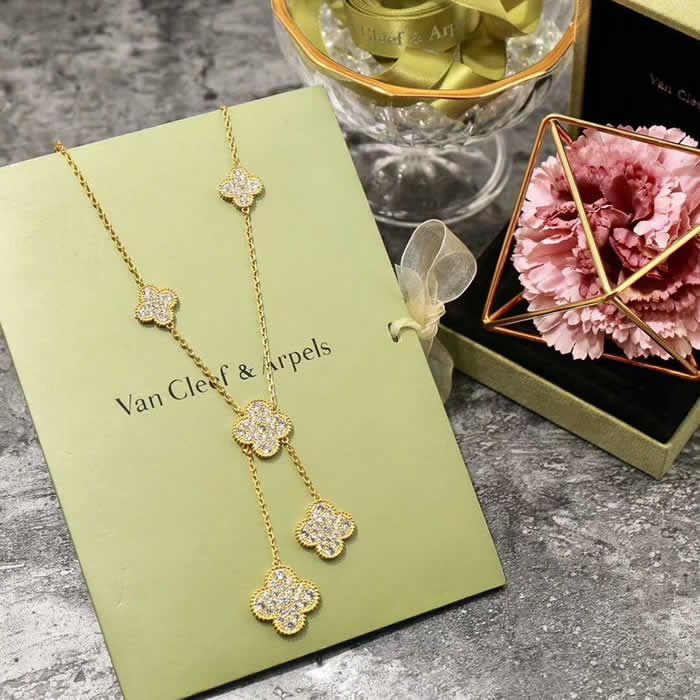 High Quality Jewelry Gifts Fake Van Cleef & Arpels Necklaces 08