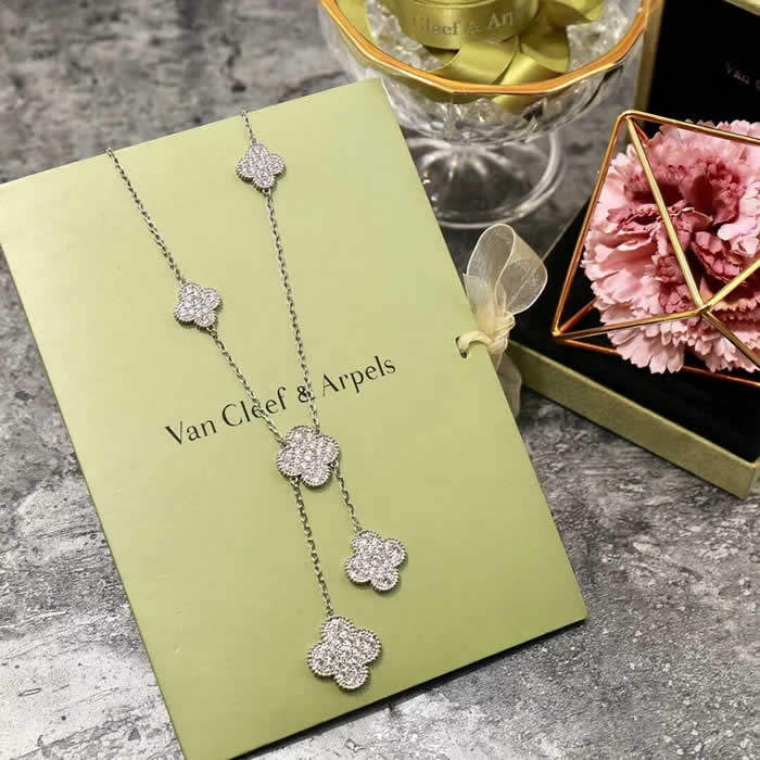 High Quality Jewelry Gifts Fake Van Cleef & Arpels Necklaces 09