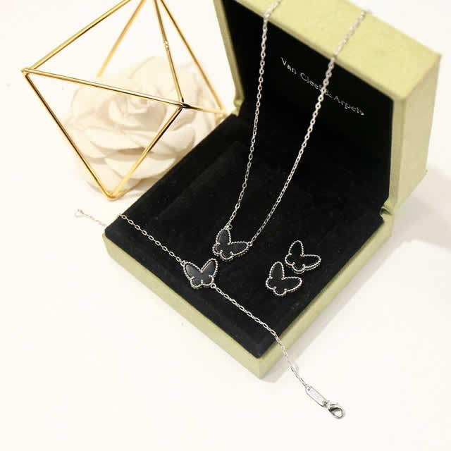 High Quality Jewelry Gifts Fake Van Cleef & Arpels Necklaces 107